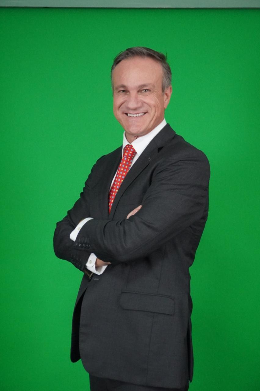Prof. Savaris